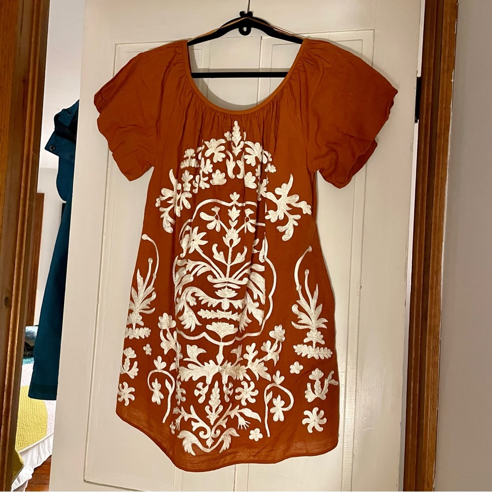 Rust Embroidered Free People Dress with Pockets! 🧡
